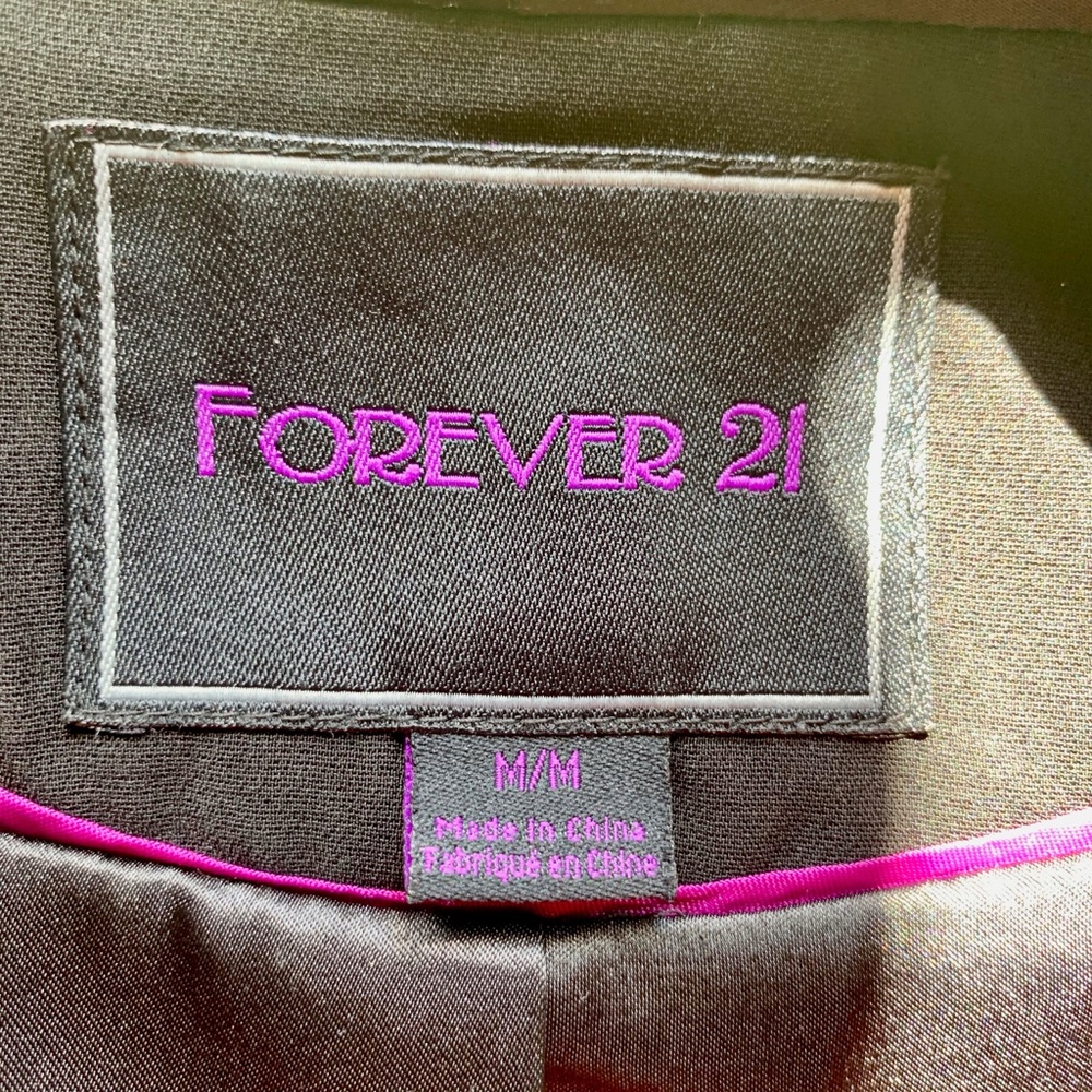 Forever 21 Satin Collar Fitted Tuxedo Blazer NWOT - Picture 6 of 7